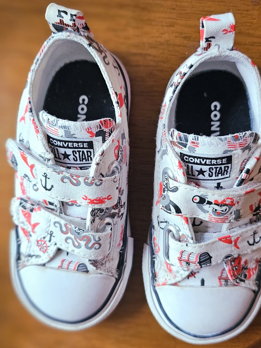 Shoe Bundle 4pr Champion Sz 6 & Converse, Stride Rite & Carters Sz 7 - Picture 8 of 12